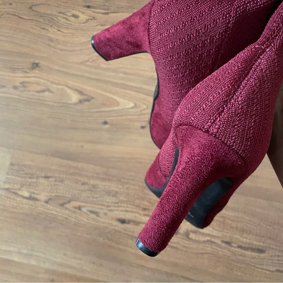 Impo Tizel ankle boot size 7 1/2 woman’s sock pull on heel fall winter like new - Picture 7 of 9